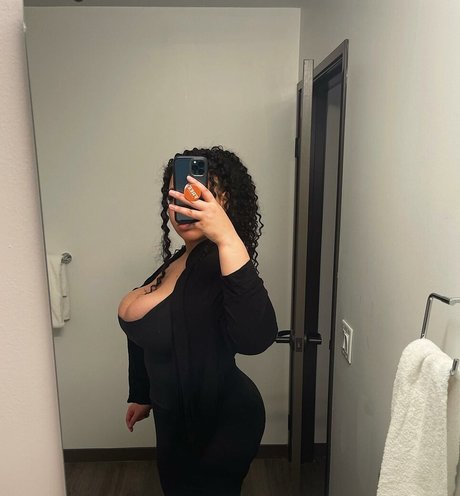 Tanya Mayenge star exclusive gallery