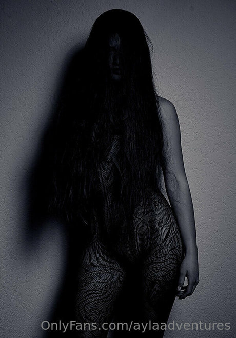aylaadventures model pornographic photos