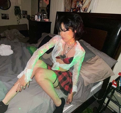 Saintsgoth erotic actress pic