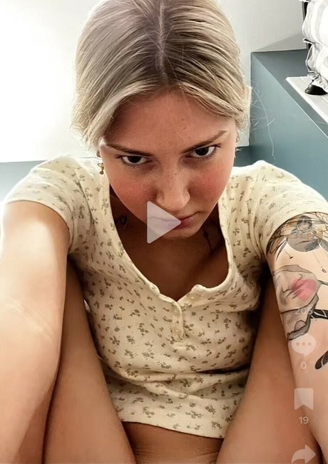 Stinkypoopyfartface sex pornstar pic