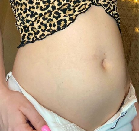 bellymodel2 hot star picture