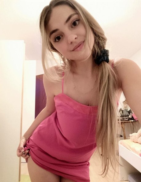 monica01 03 xxx actress photos