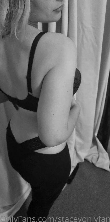 staceyonlyfans model perfect pics