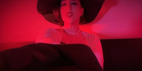 kitty leroux00 best star img