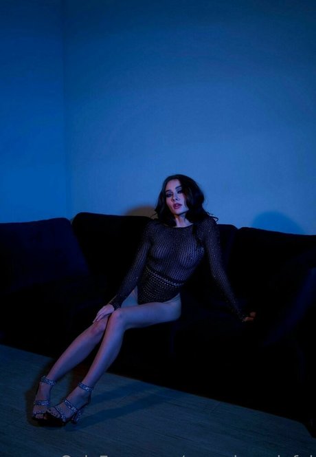 veronicaxsinful beautiful model photo