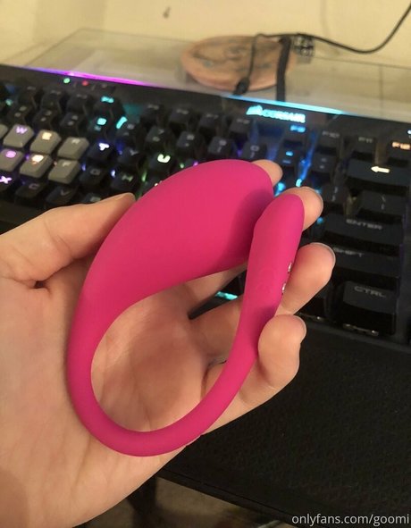 goomi hot actress photos