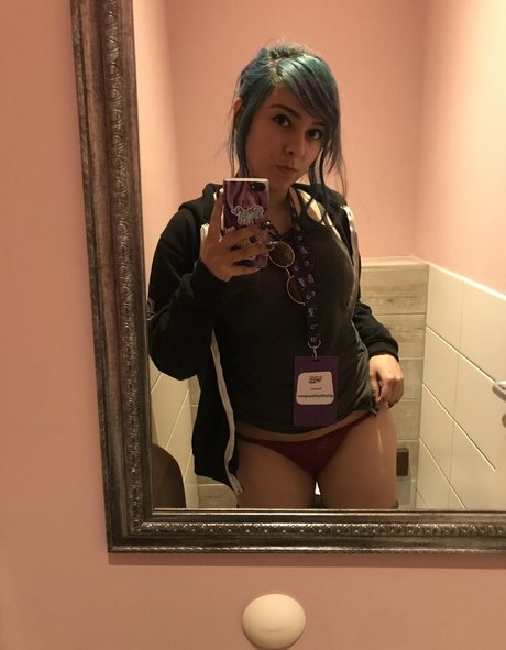 Yellowspoongirl free actress pics