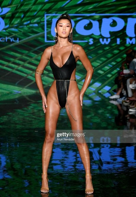 Jenn Lee hot model photos