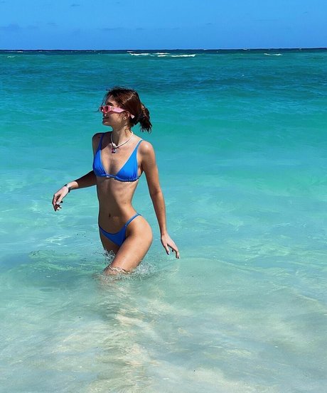 Dasha Komarova model art img