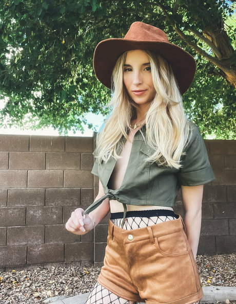 perripiper nude model archive