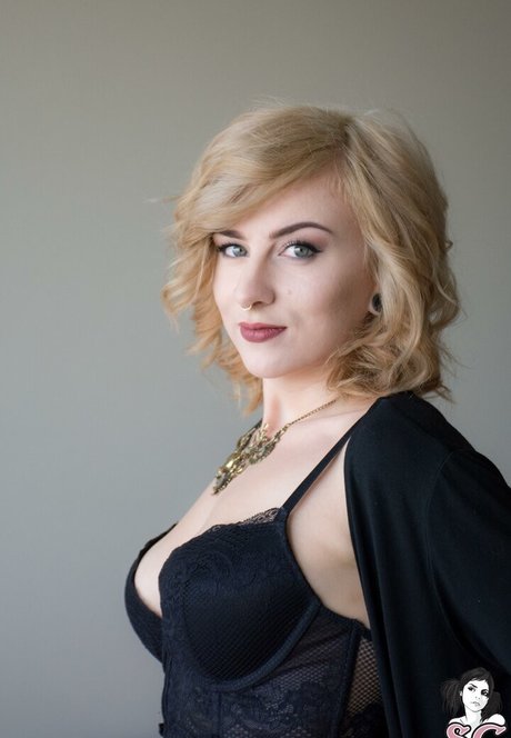 Moonchiild adult model photos