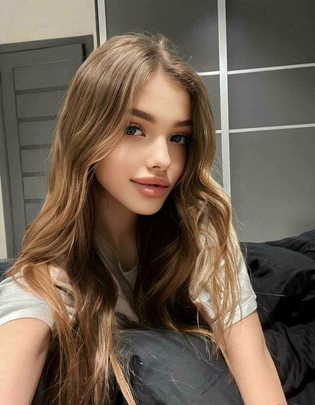 soffi fire model high quality pics