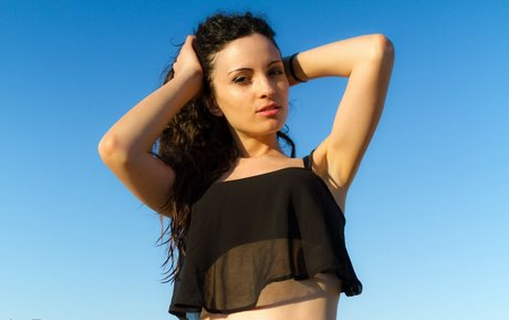 Kafkanya model nude image