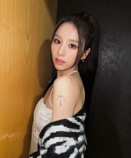 HeeJin high quality star pics