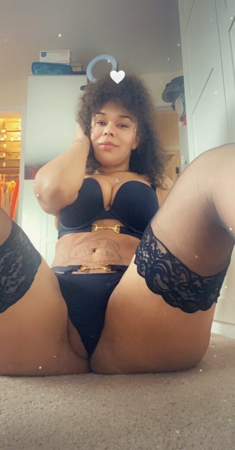 Taelermade model best photo