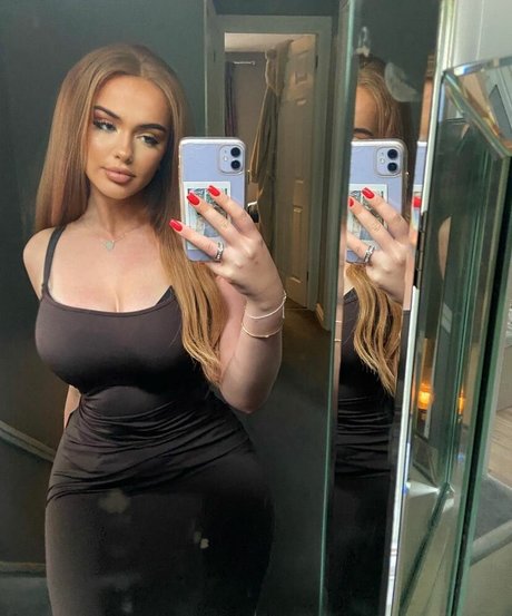 Neave Dare pornstar high quality pic