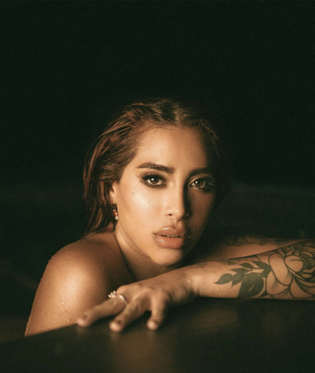 Kim Shantal model nice pics