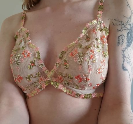 akchoriii model hot img