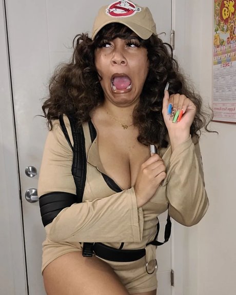 Animated Aja model exclusive pictures