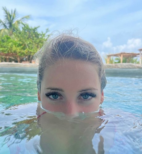 Bethystory hot actress picture