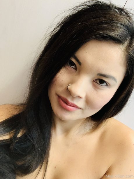 Miyuki Son star perfect pictures