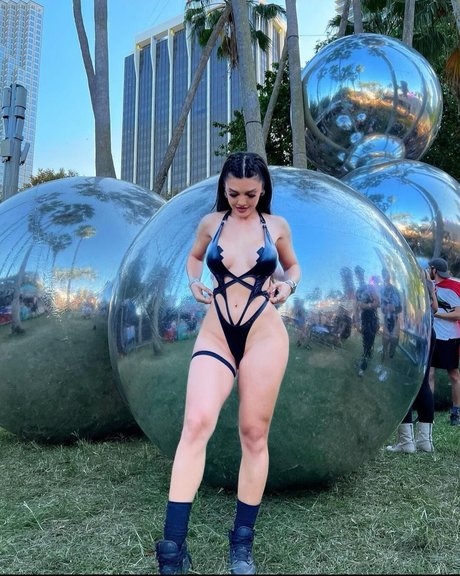 Eceozbudak high quality model photos