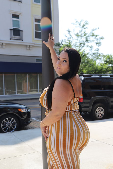 Amber Nova model free photo