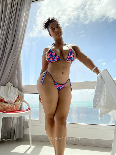 Michell Angels model high quality image