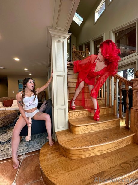 Alexis Evans beautiful star image