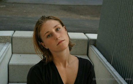 Hannah Klein actress photos