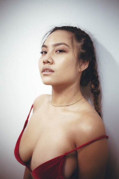 Victoria Kuang_ model hd pic