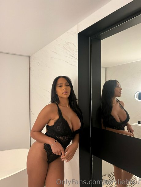 Bayliebleu star sexy image