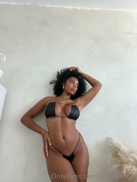 Bayliebleu model exclusive pics