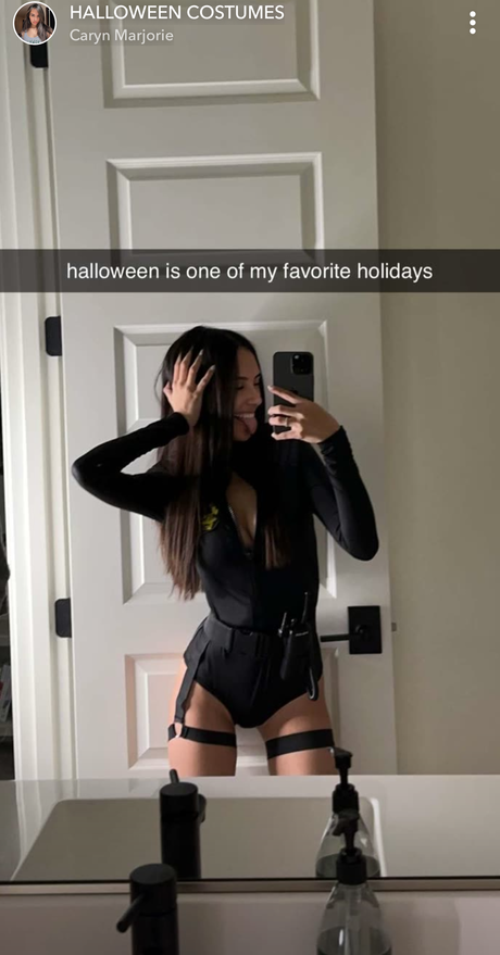 leather leggings onlyfans top img