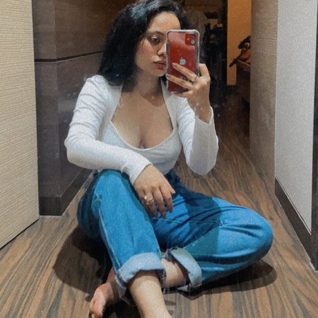 Estcy model pretty archive