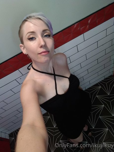 Ikuy Cosplayer star perfect photos