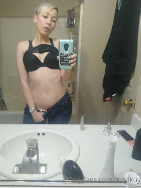 Ikuy Cosplayer pornstar sex img