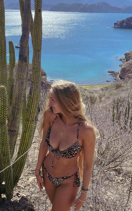 Lies Zhara_ sexy actress pictures