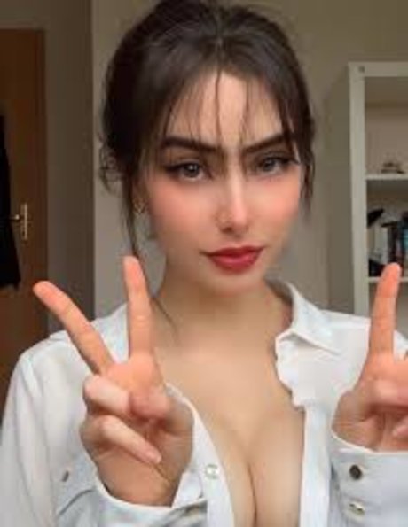 Mersweb naked actress gallery