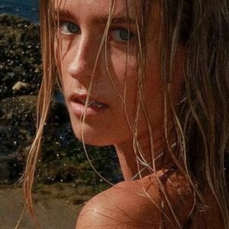 Ameliapelto hot star images