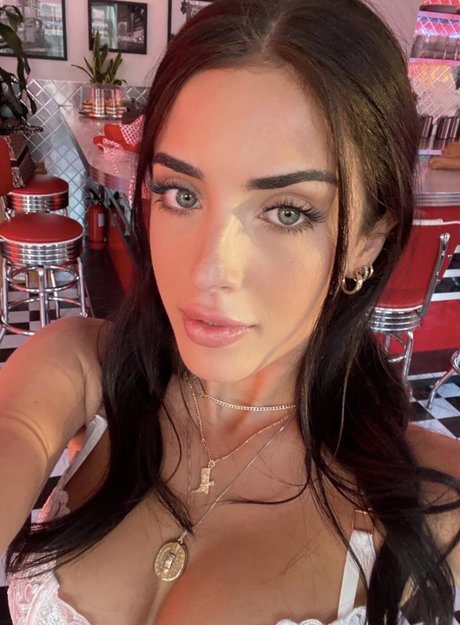 Sumner Stroh model sex archive