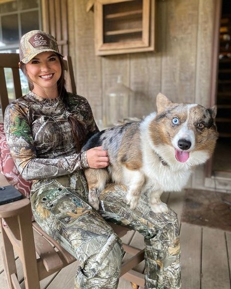 Hannah Barron exclusive star pics