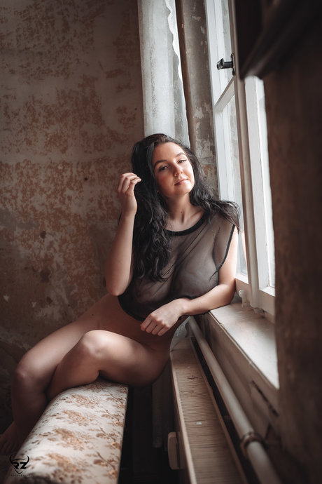 Laurine nice pornstar img