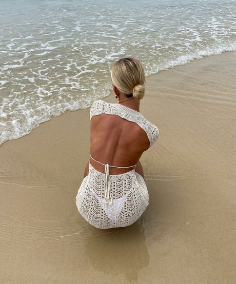 Allie Auton model hot photos