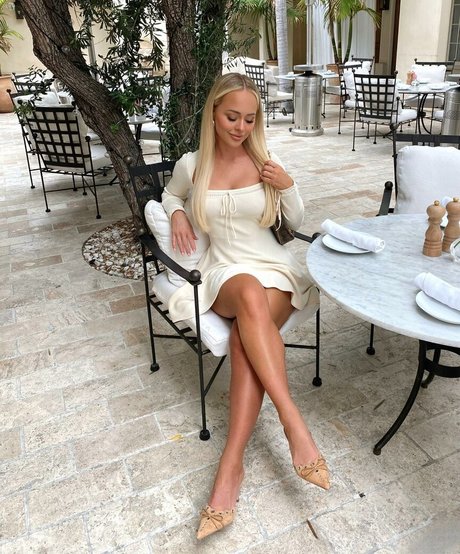 Allie Auton model perfect pics