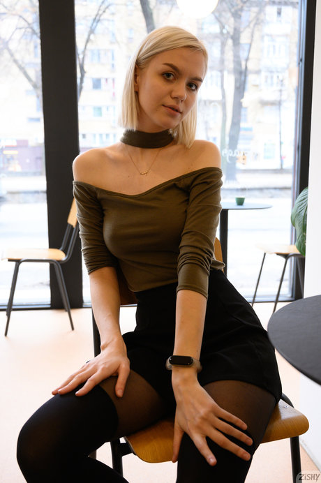 Layana Devis perfect star photos