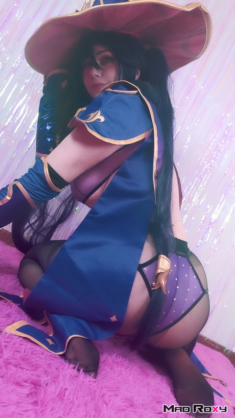 Mad Roxy star exclusive image