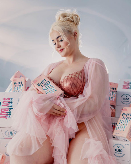 Stefania Ferrario nude pornstar photos