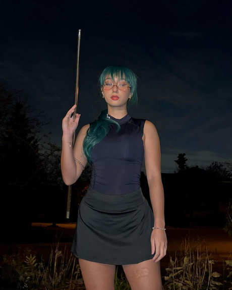 Sabrina Pezeshkian_ perfect star photos