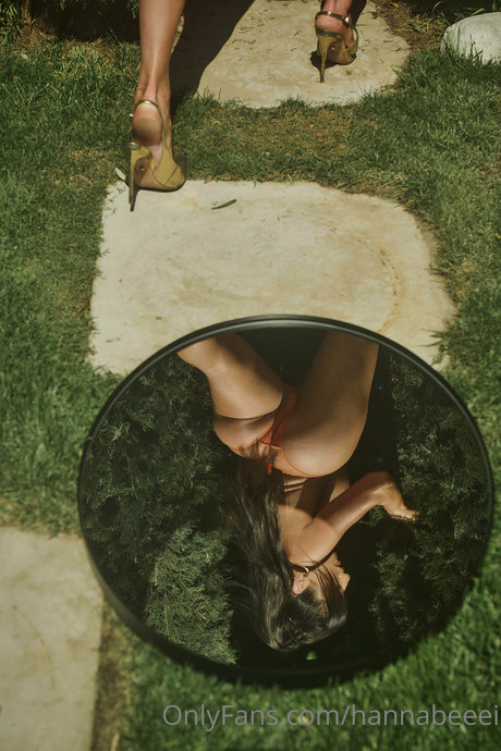 Hanna Carter nude model pictures